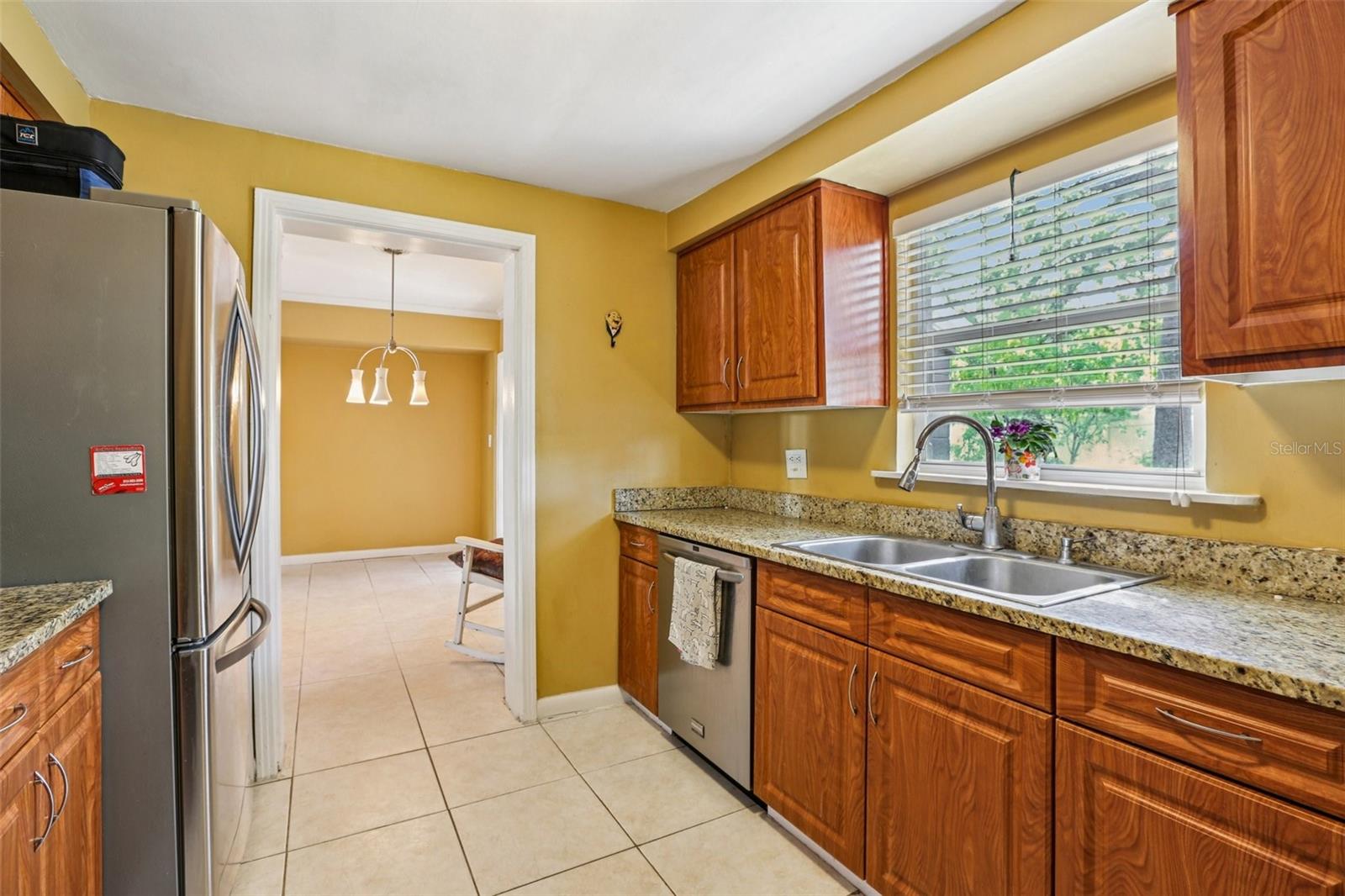 Listing photo id 8 for 3914 San Miguel Street
