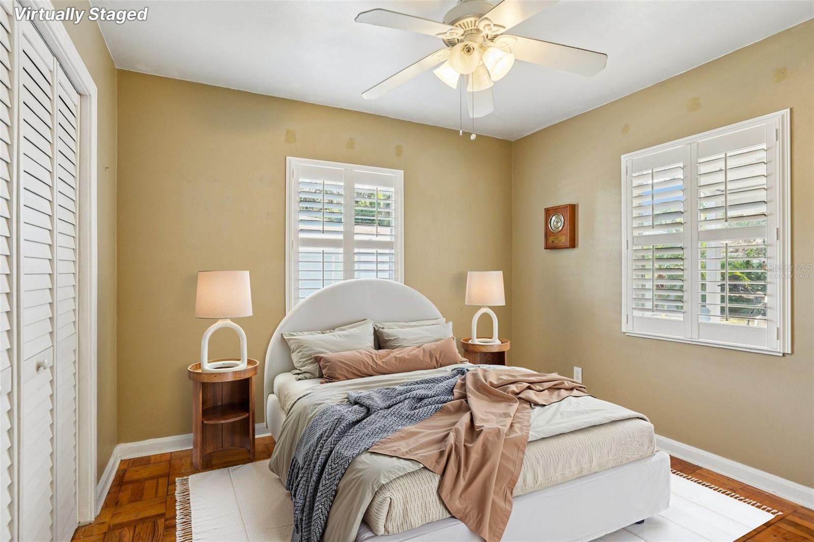 Listing photo id 14 for 3914 San Miguel Street