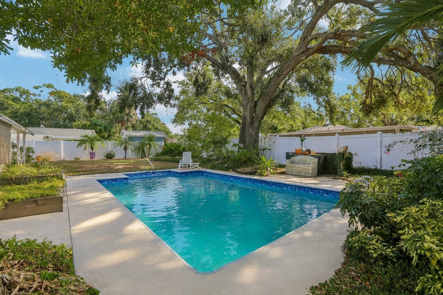 Listing photo id 23 for 3914 San Miguel Street