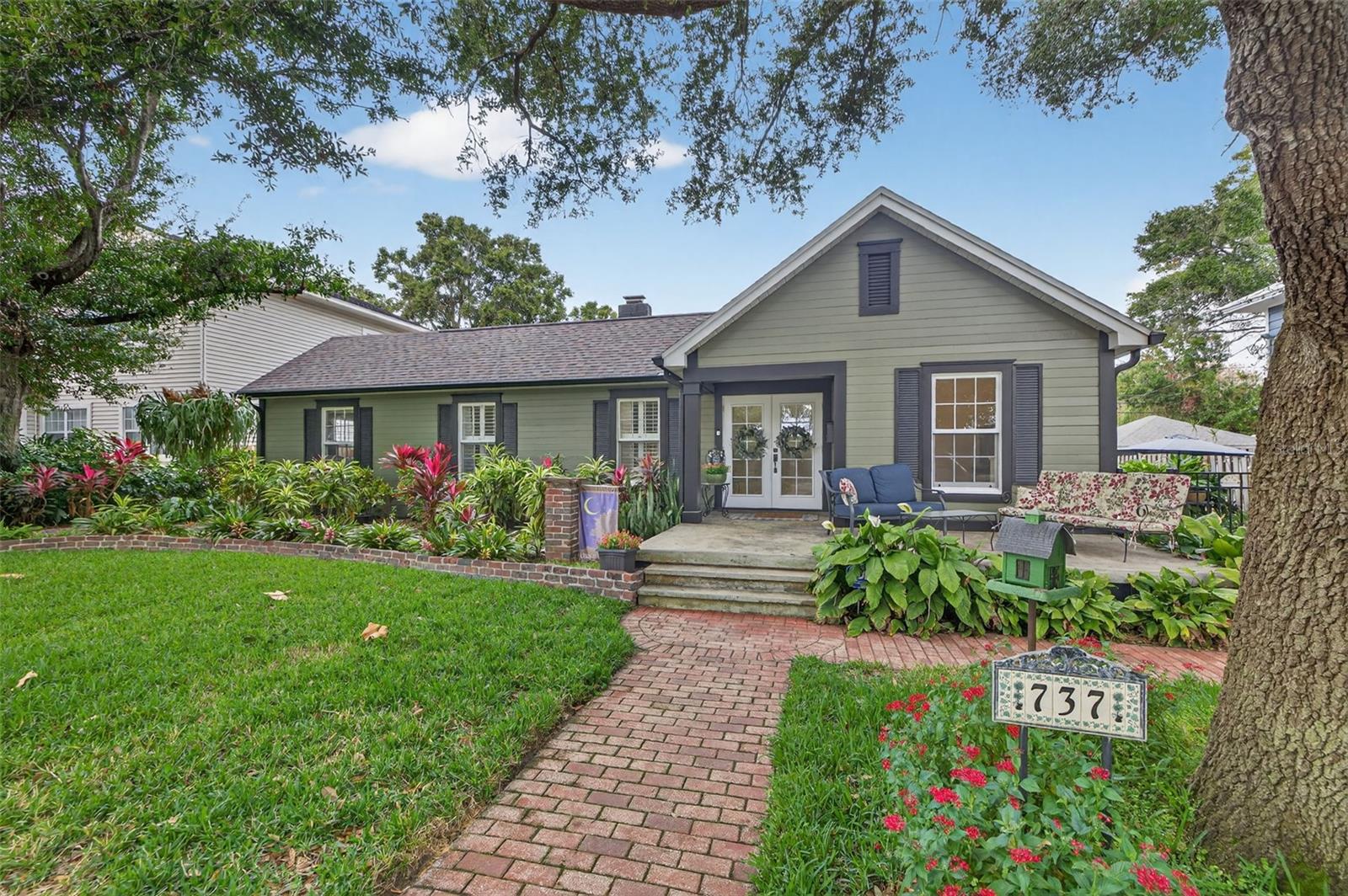 Image 3 of 63 For 737 28th Avenue N