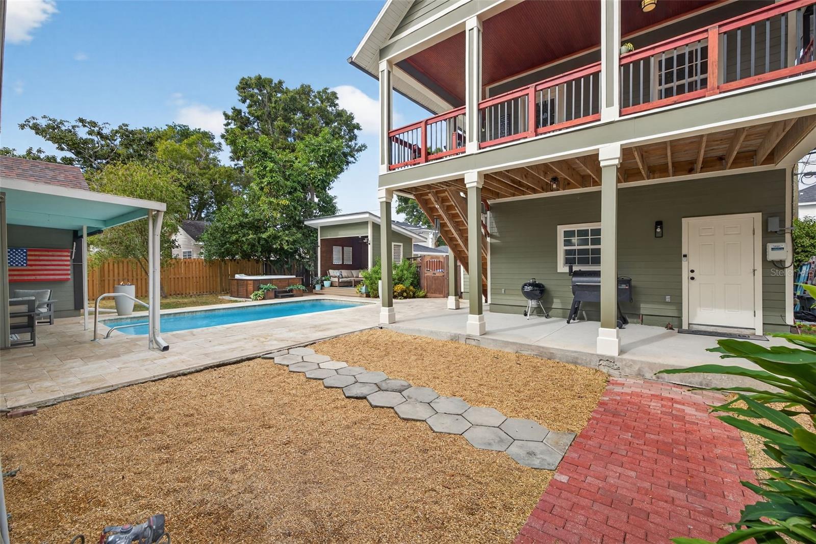 Image 39 of 63 For 737 28th Avenue N