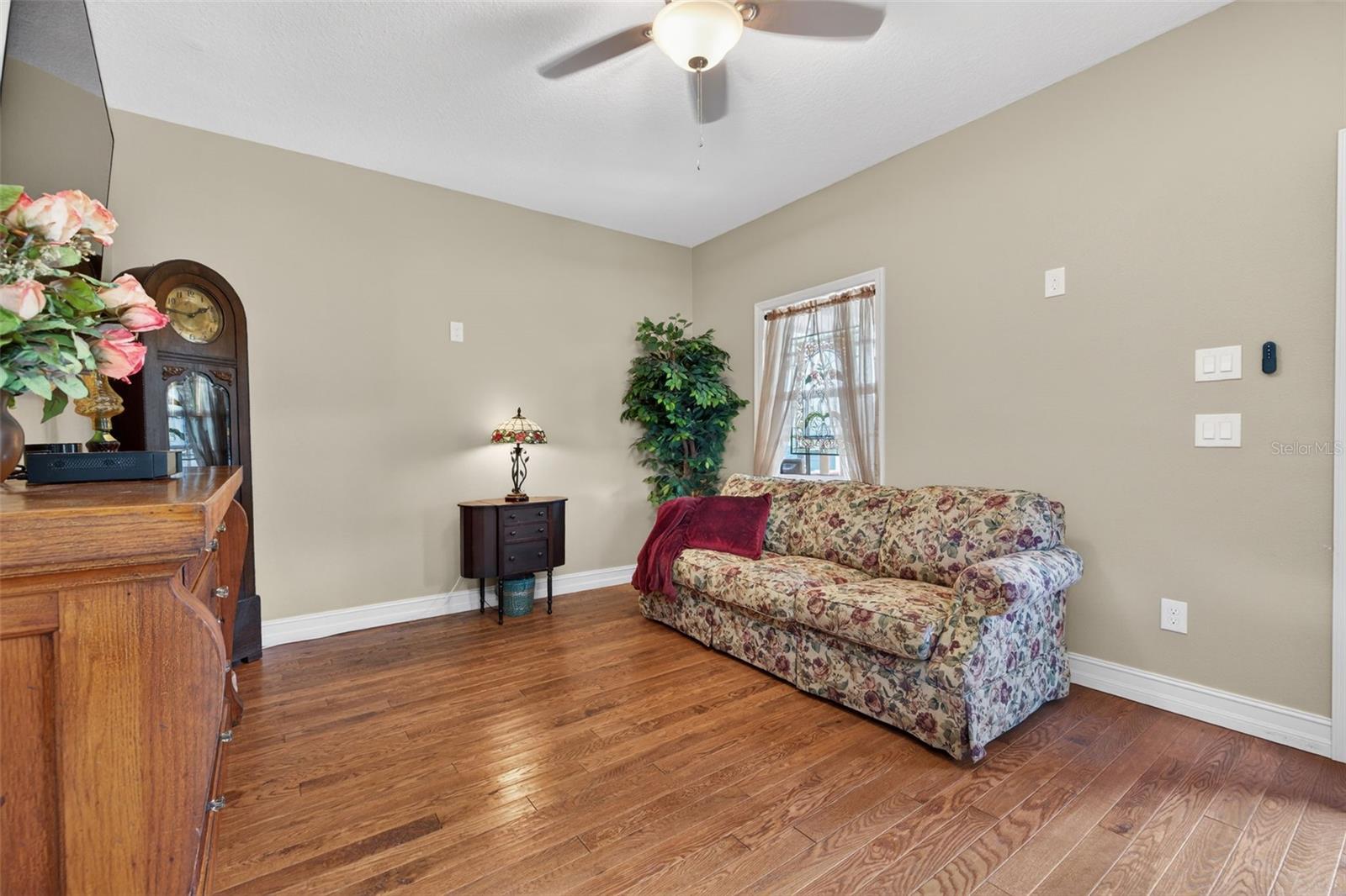 Image 46 of 63 For 737 28th Avenue N