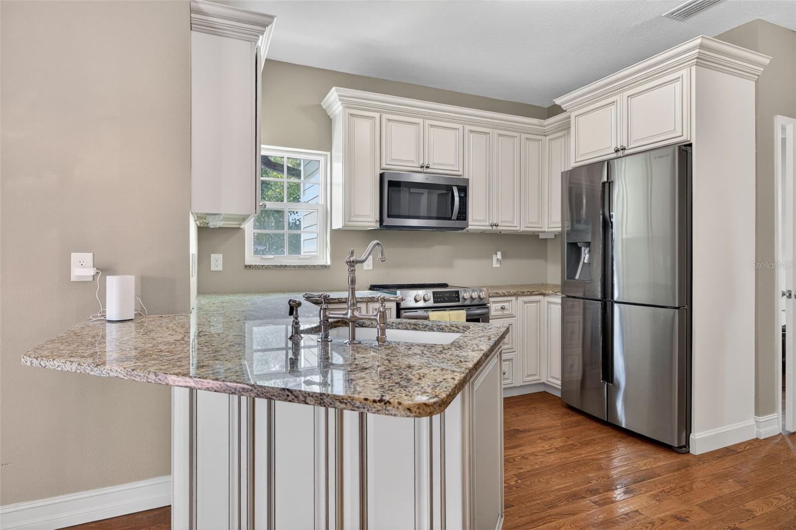 Image 47 of 63 For 737 28th Avenue N