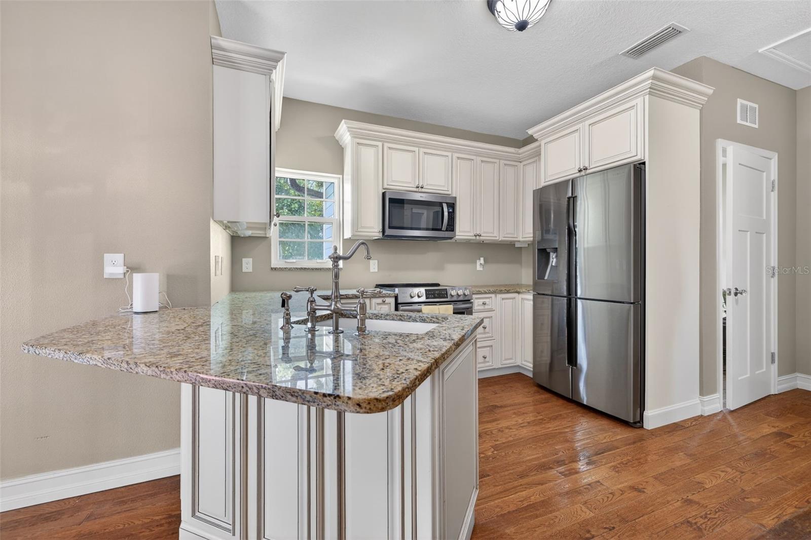 Image 48 of 63 For 737 28th Avenue N