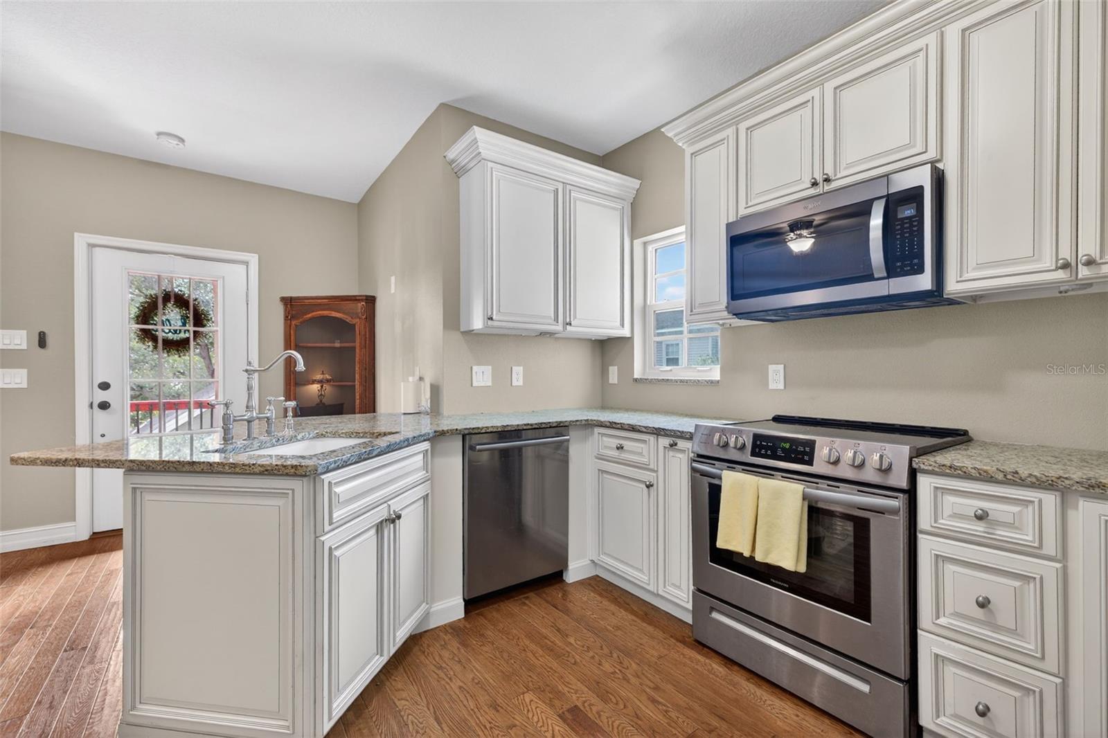 Image 50 of 63 For 737 28th Avenue N