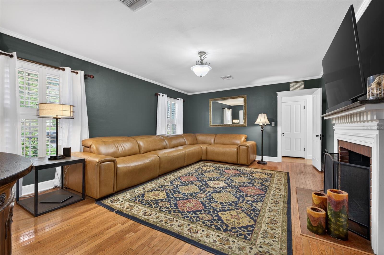 Image 7 of 63 For 737 28th Avenue N