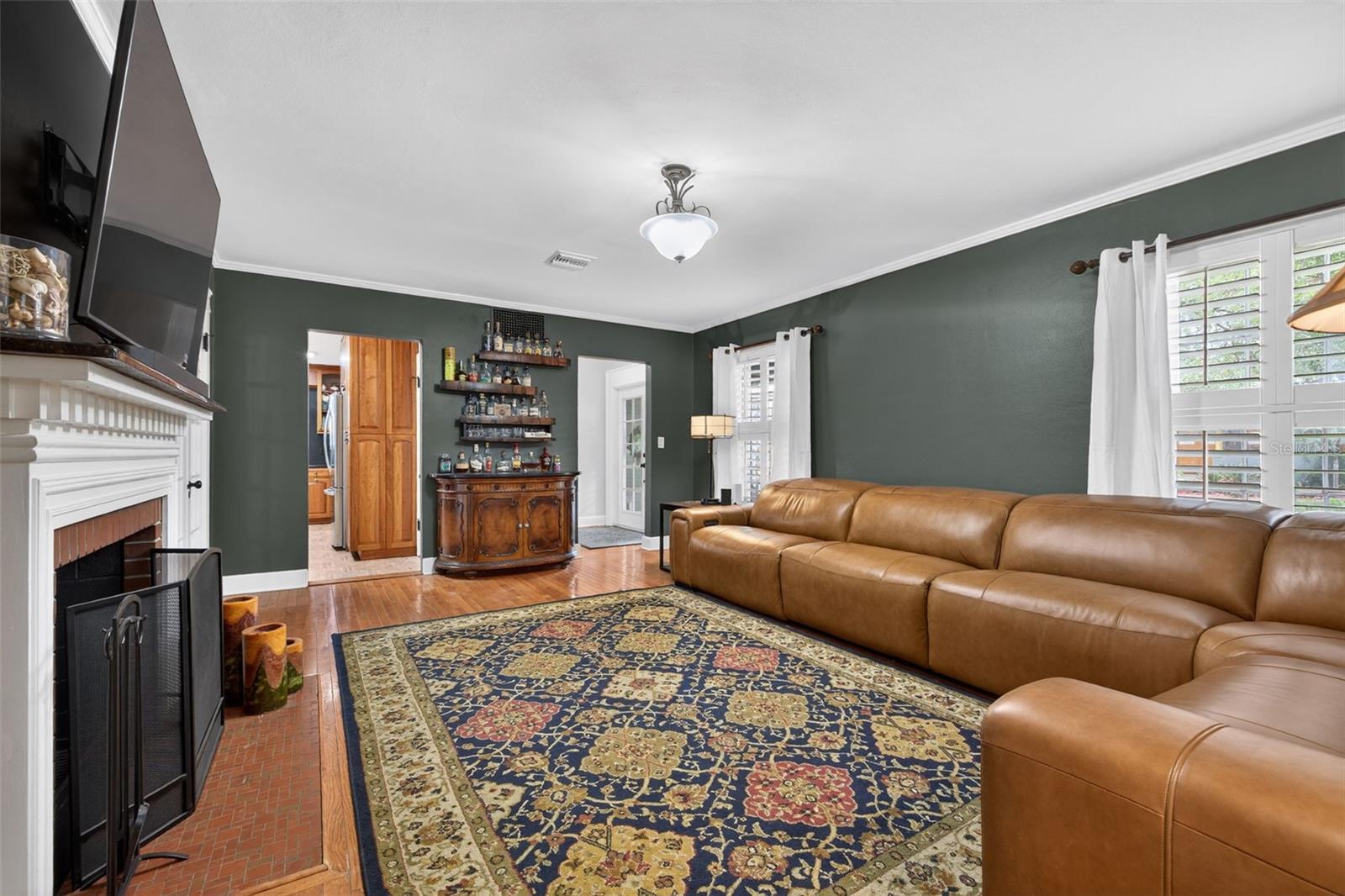 Image 8 of 63 For 737 28th Avenue N