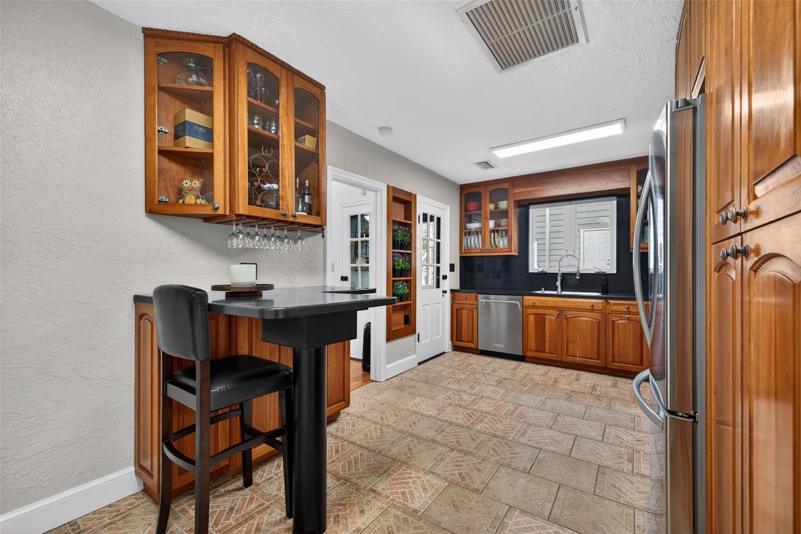 Image 9 of 63 For 737 28th Avenue N