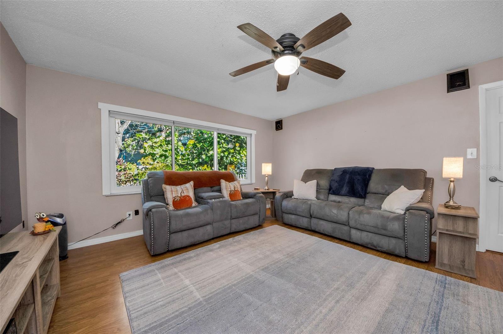 Image 6 of 20 For 8037 Powder Horn Circle