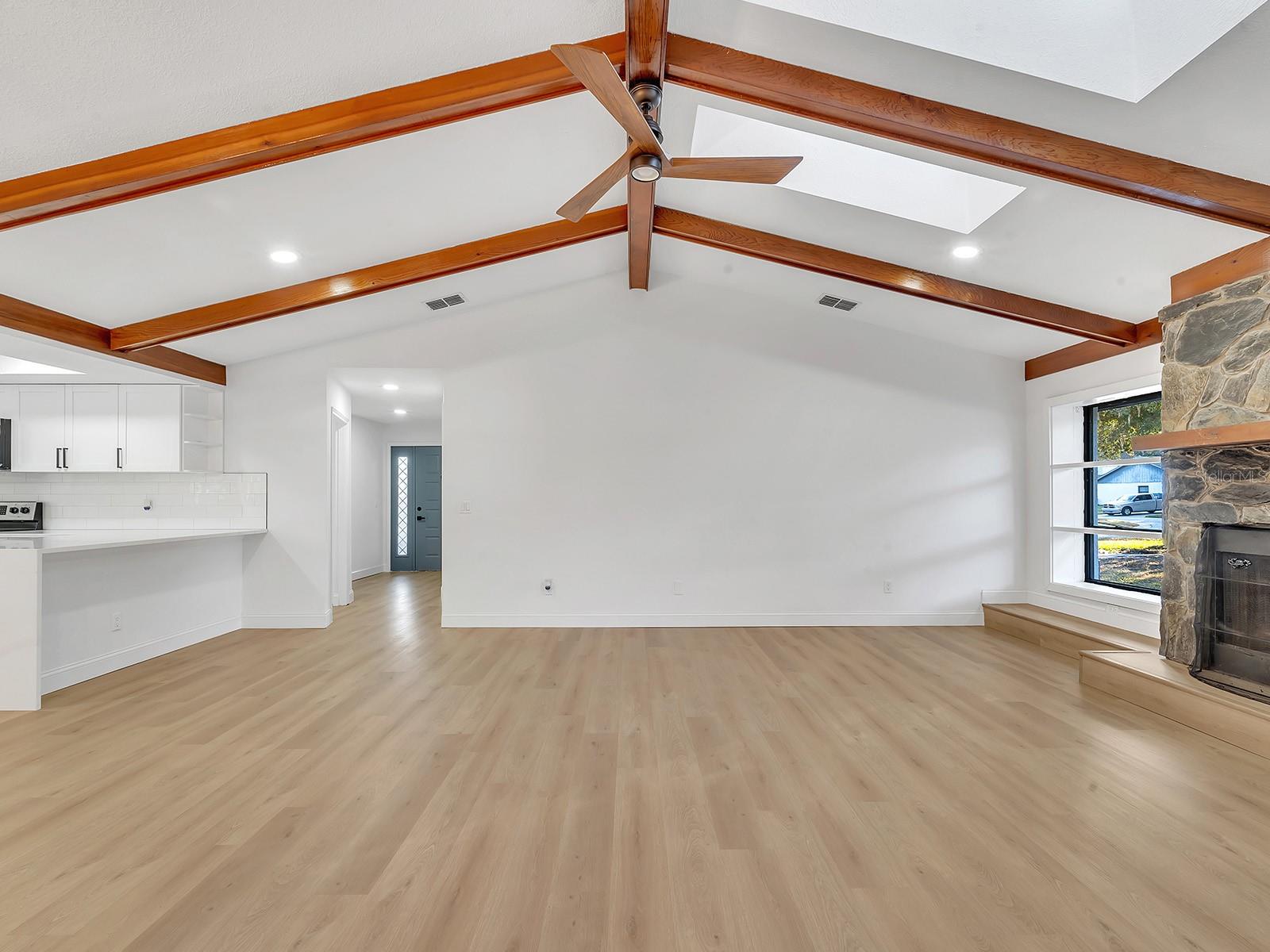 Image 14 of 62 For 602 Penn National Road