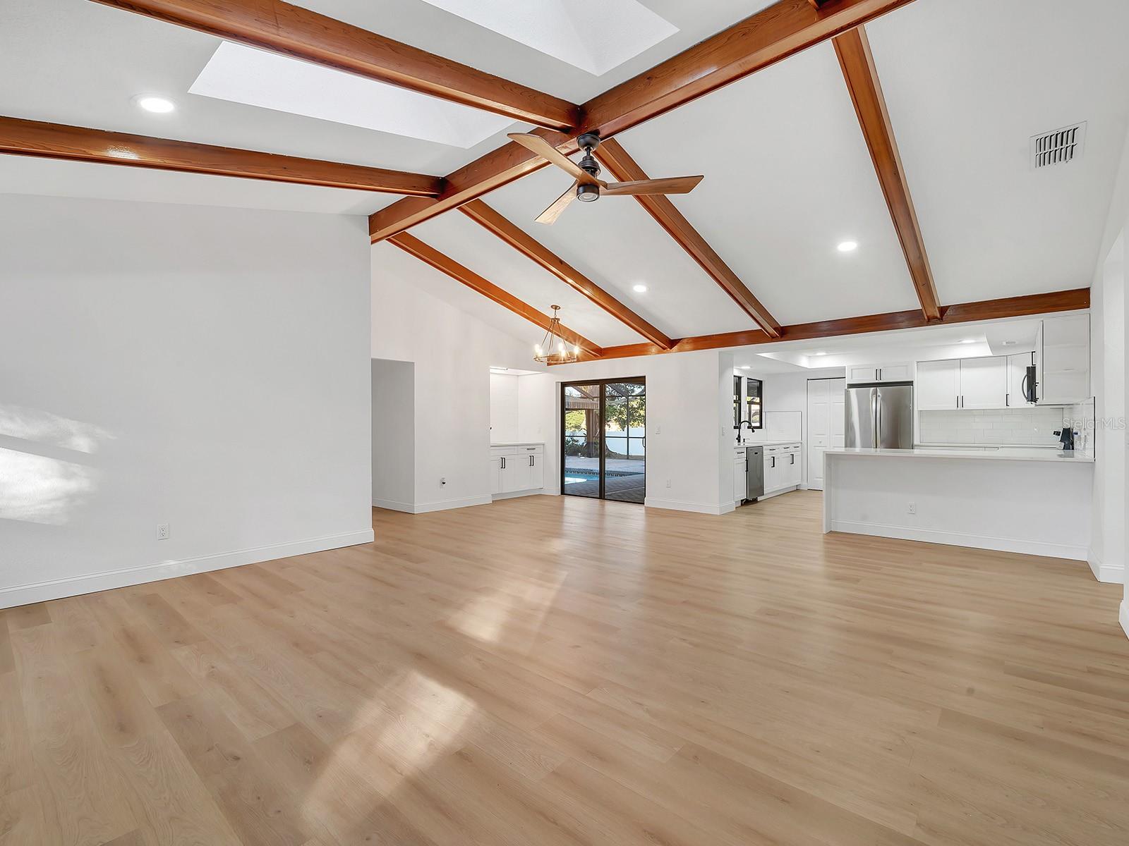 Image 16 of 62 For 602 Penn National Road