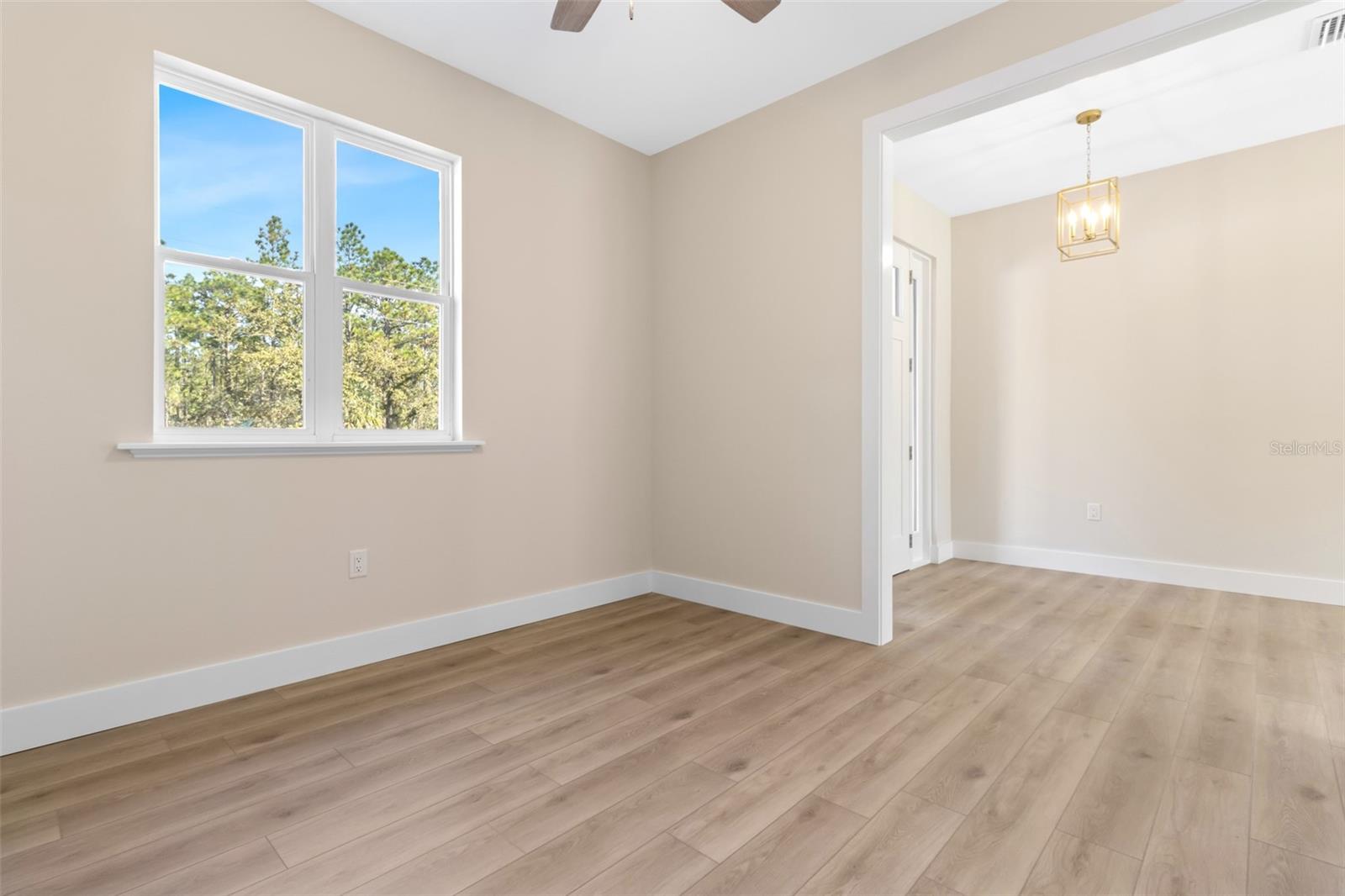 Image 21 of 72 For 13040 Tinamou Avenue