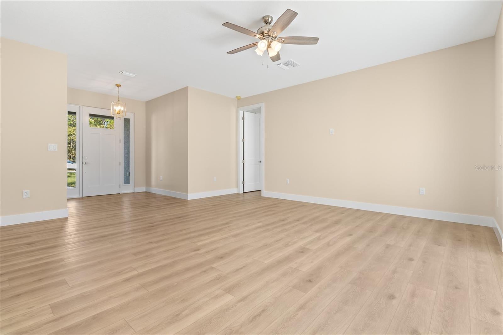 Image 26 of 72 For 13040 Tinamou Avenue