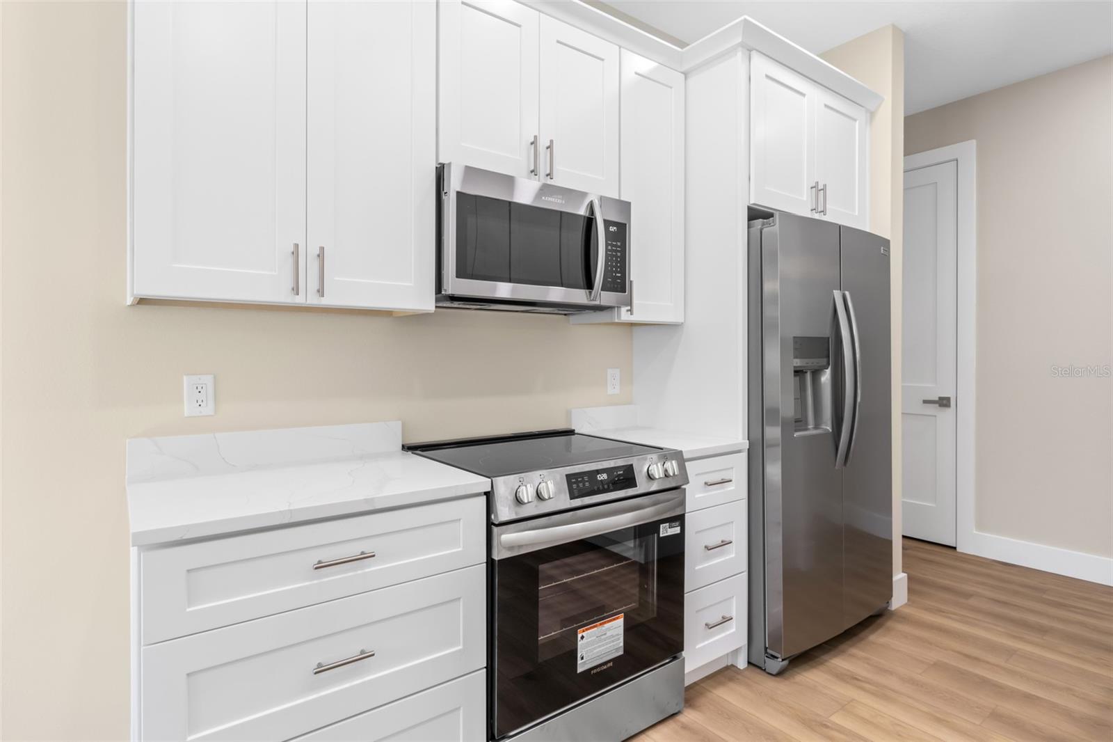 Image 31 of 72 For 13040 Tinamou Avenue