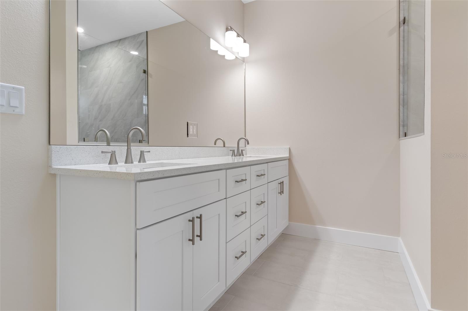 Image 36 of 72 For 13040 Tinamou Avenue