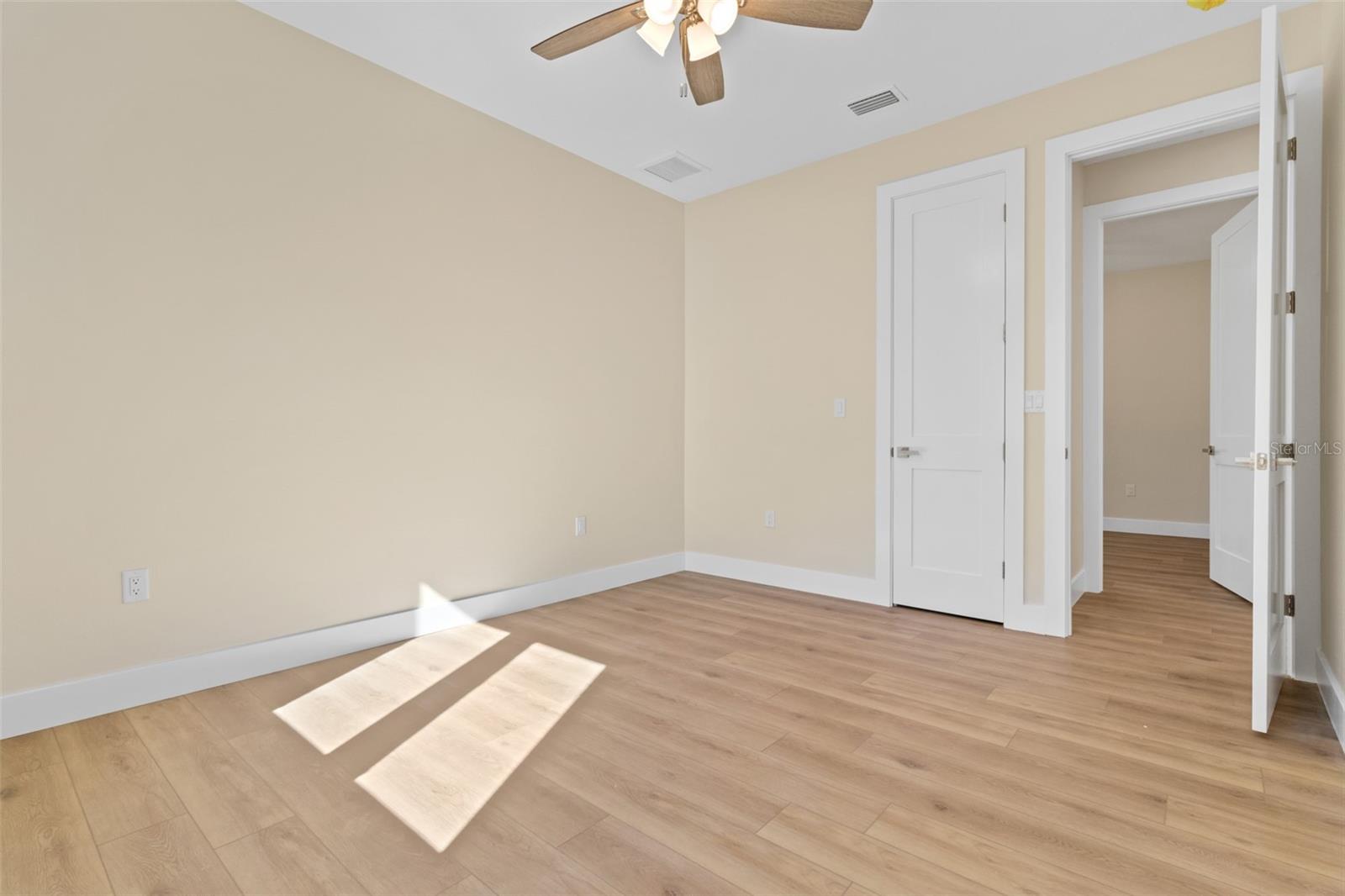 Image 42 of 72 For 13040 Tinamou Avenue