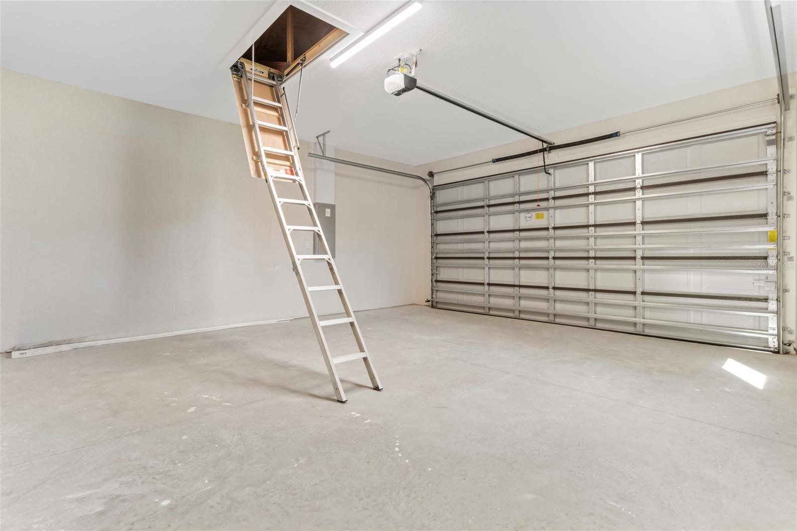 Image 50 of 72 For 13040 Tinamou Avenue