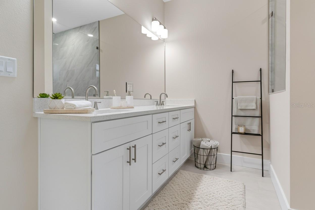 Image 9 of 72 For 13040 Tinamou Avenue