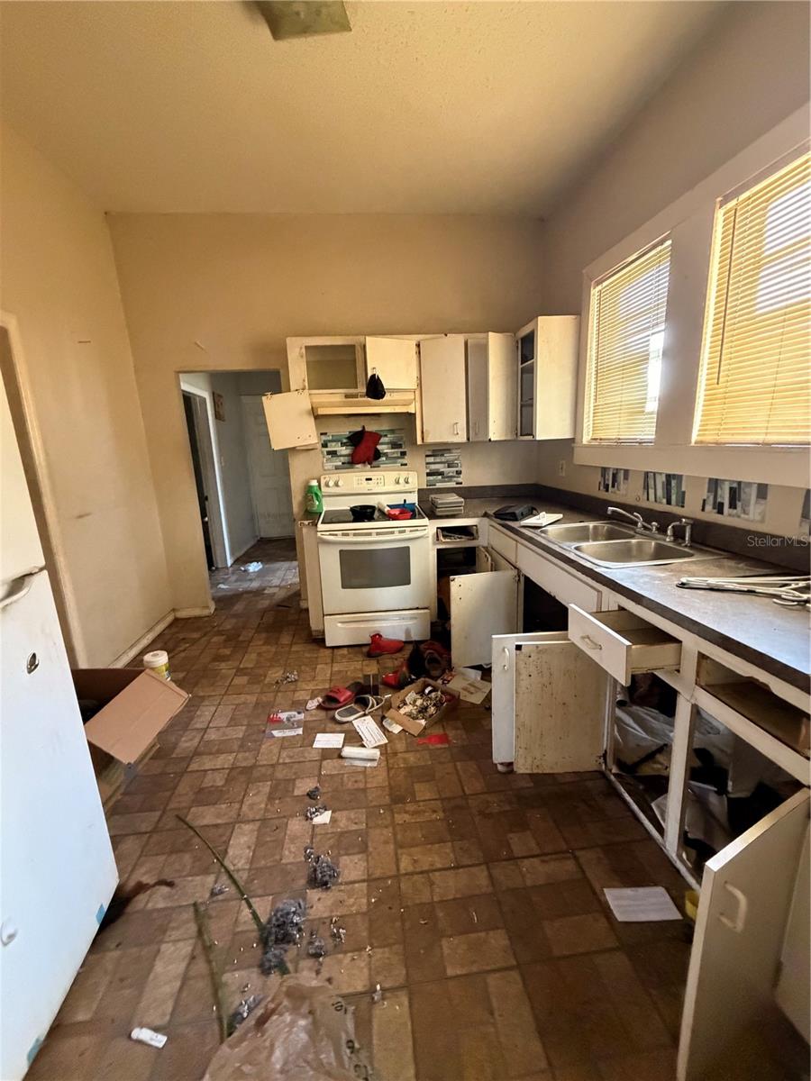 Image 23 of 25 For 3203 Emma Street