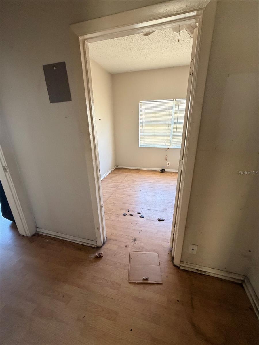 Image 5 of 7 For 3203 Emma Street