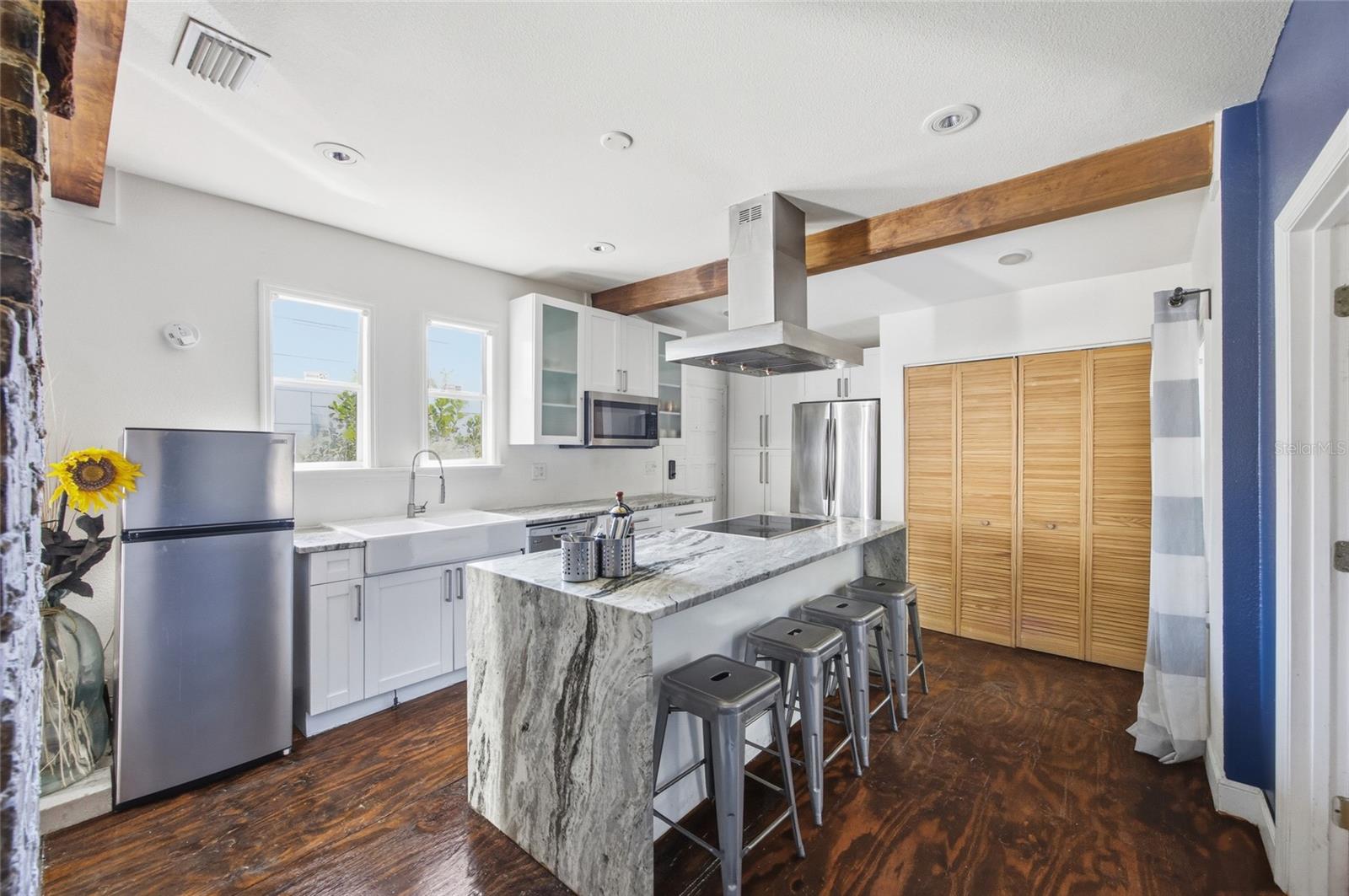 Image 10 of 46 For 515 Floribraska Avenue