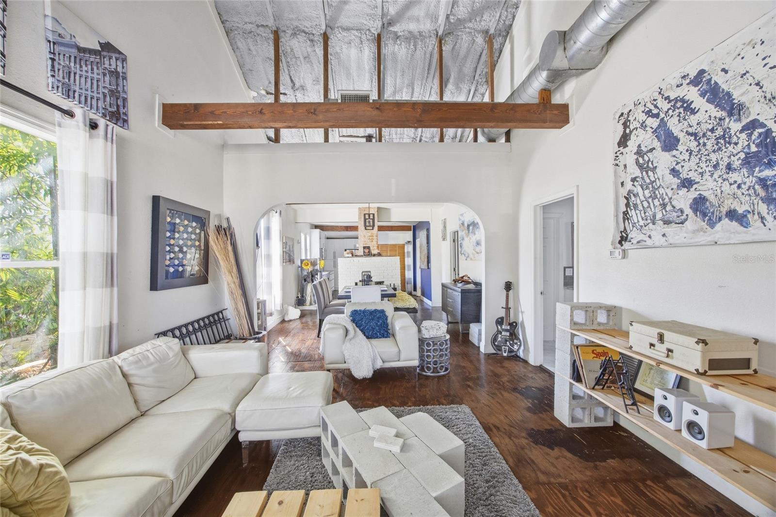 Image 22 of 46 For 515 Floribraska Avenue