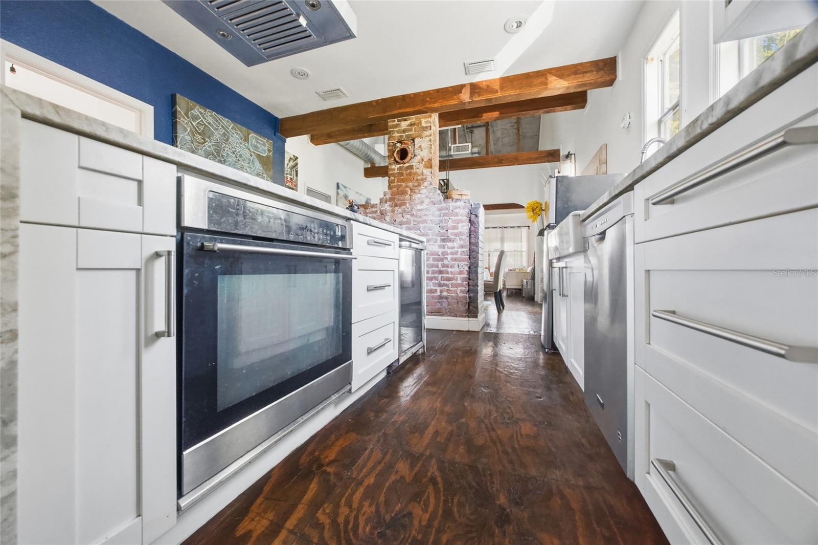 Image 9 of 46 For 515 Floribraska Avenue