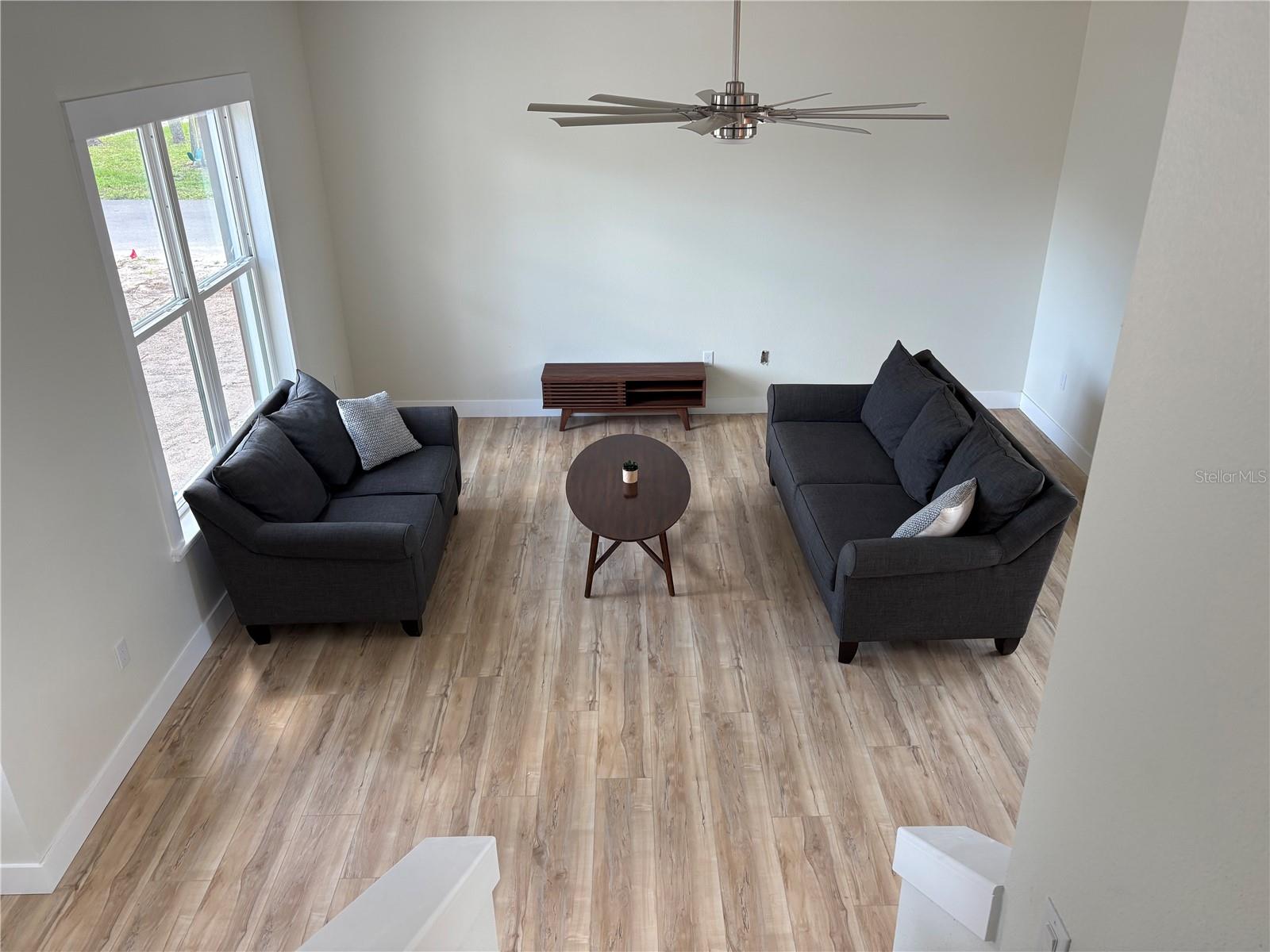 Image 6 of 31 For 14733 Sunset Drive