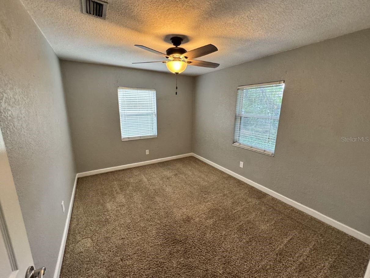 Listing photo id 11 for 305 Saint Augustine Avenue