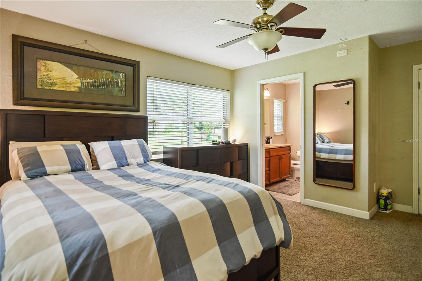 Listing photo id 13 for 305 Saint Augustine Avenue