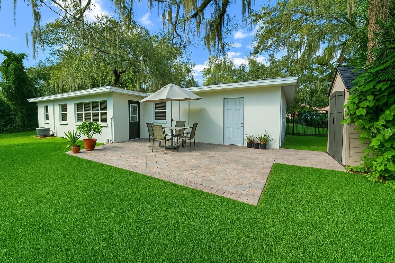 Listing photo id 17 for 305 Saint Augustine Avenue