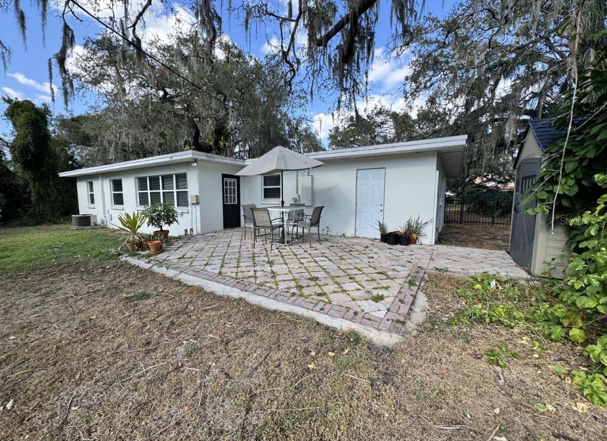 Listing photo id 18 for 305 Saint Augustine Avenue