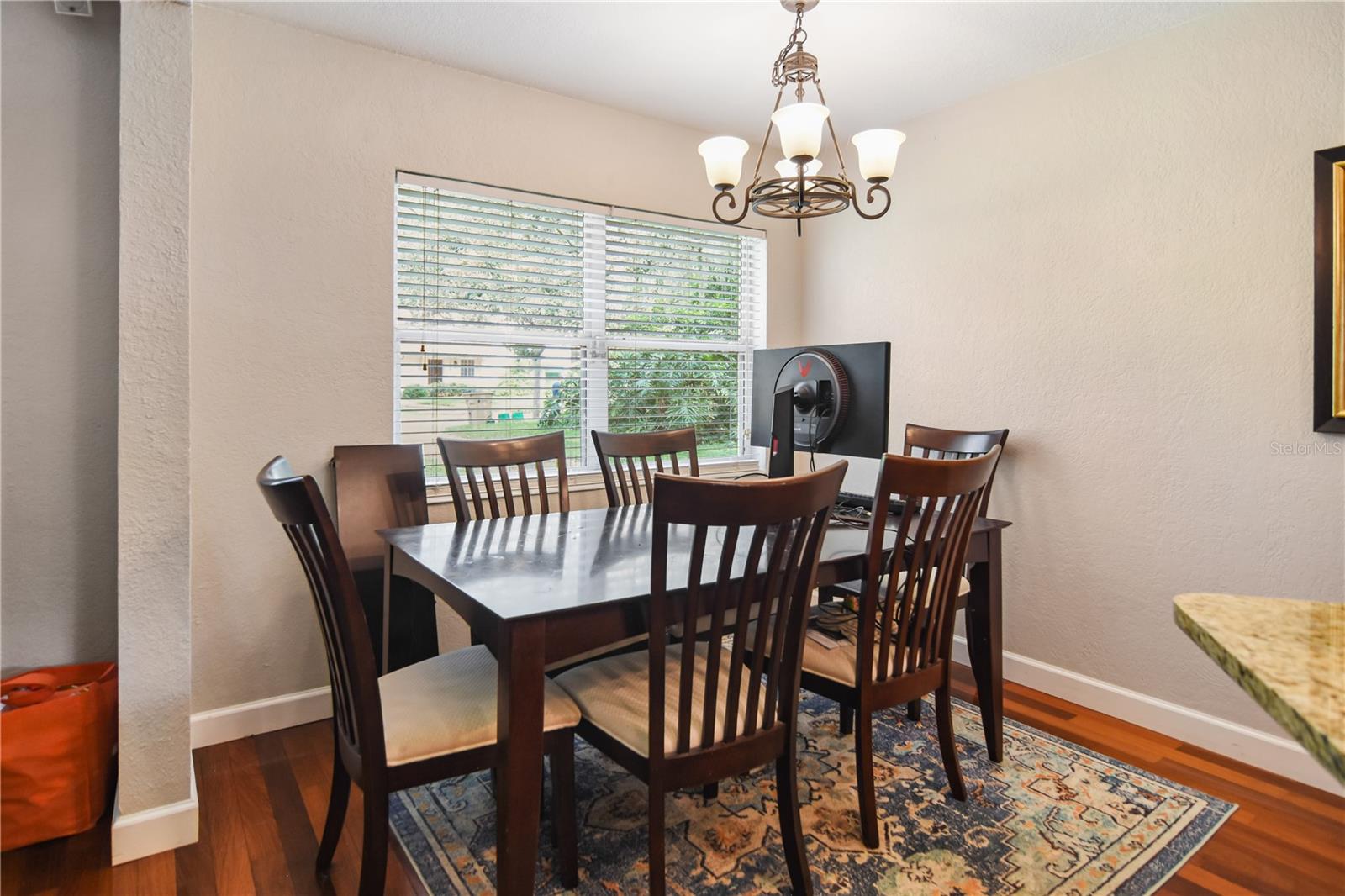 Listing photo id 3 for 305 Saint Augustine Avenue