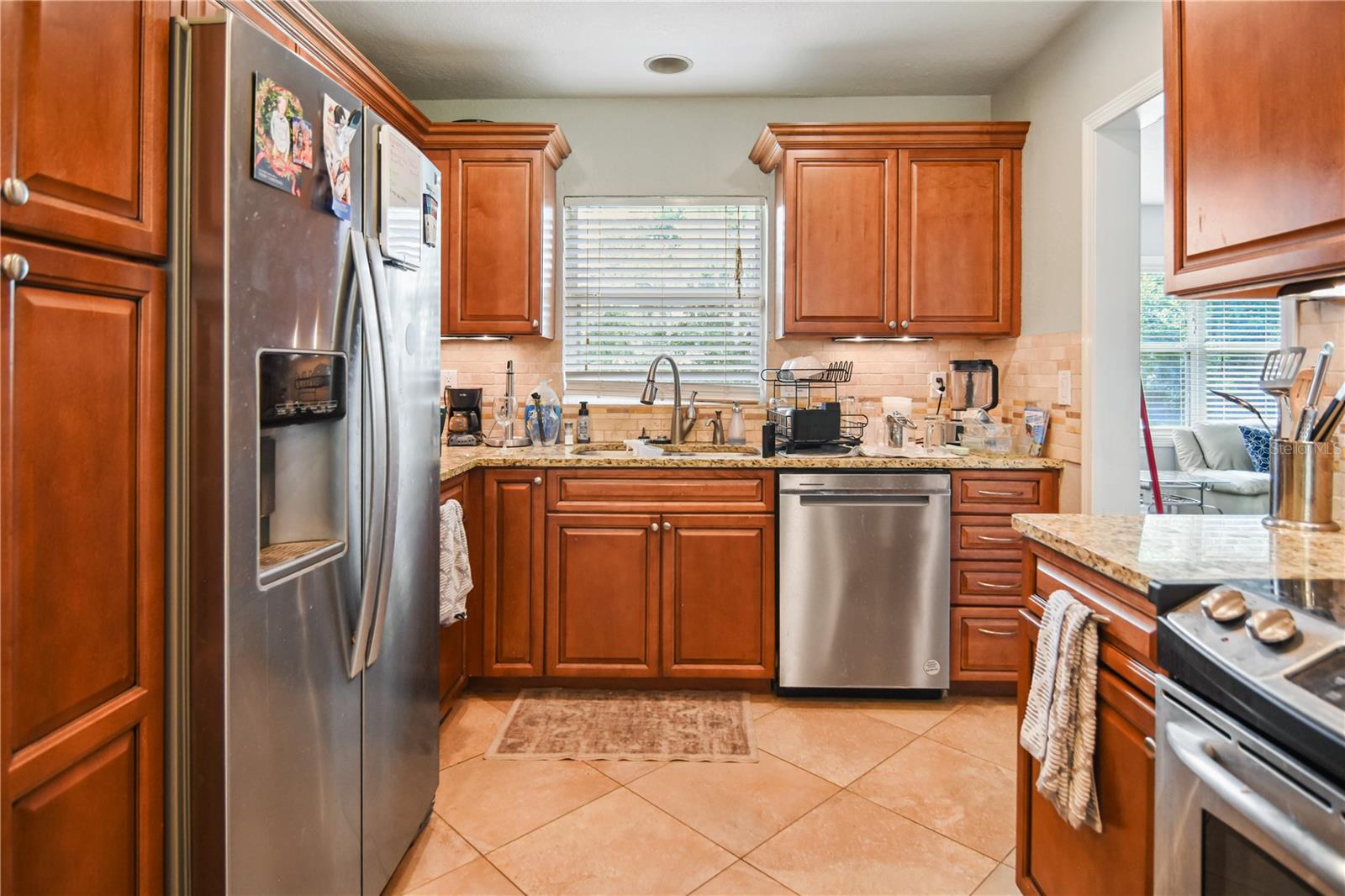 Listing photo id 5 for 305 Saint Augustine Avenue