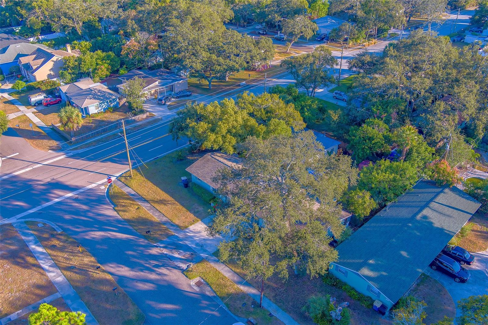 Listing photo id 8 for 1185 Granada Street