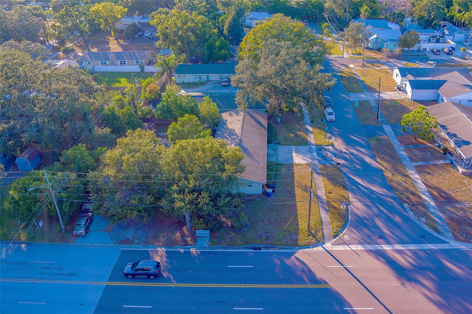 Listing photo id 13 for 1185 Granada Street