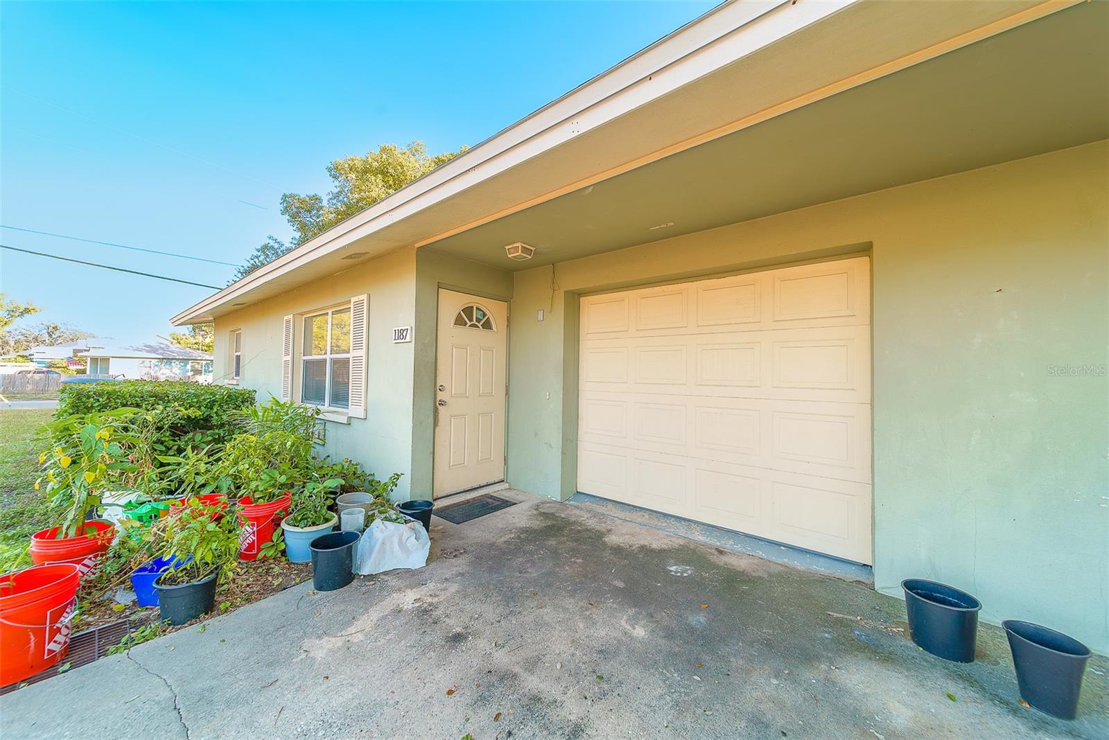 Listing photo id 1 for 1185 Granada Street