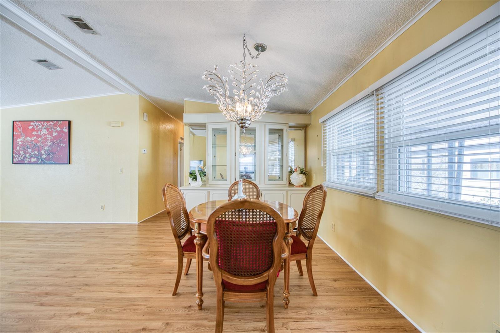 Image 11 of 49 For 72 Pelican Drive E