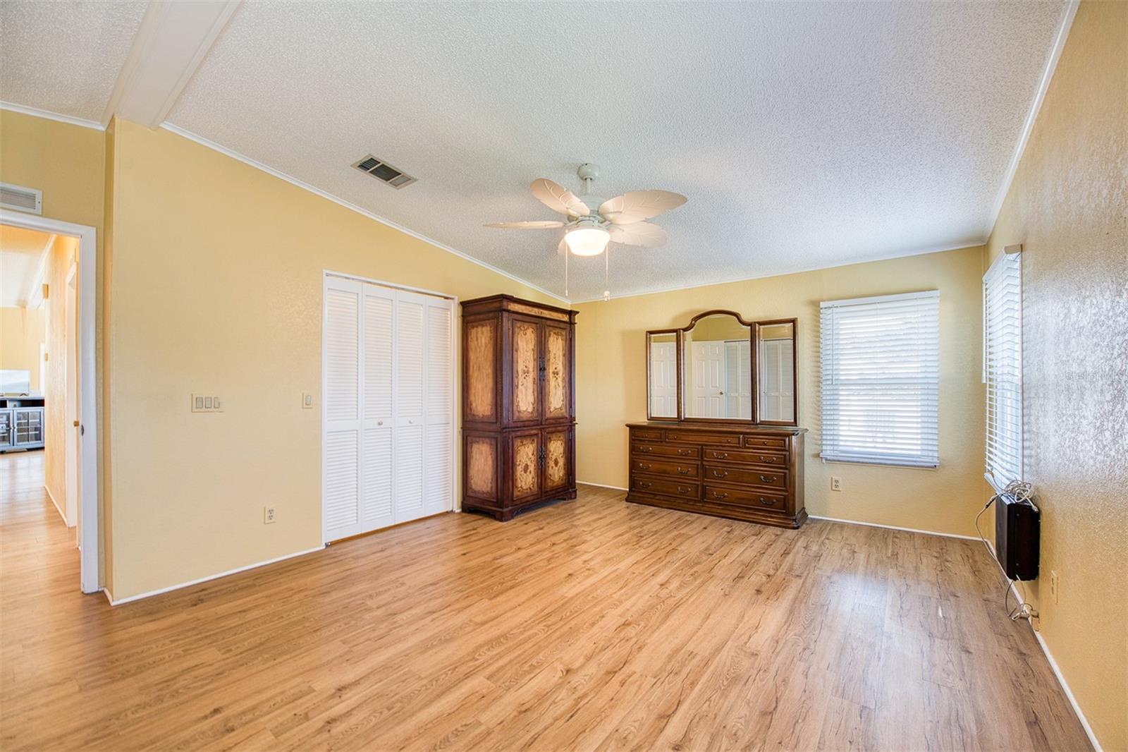 Image 19 of 49 For 72 Pelican Drive E