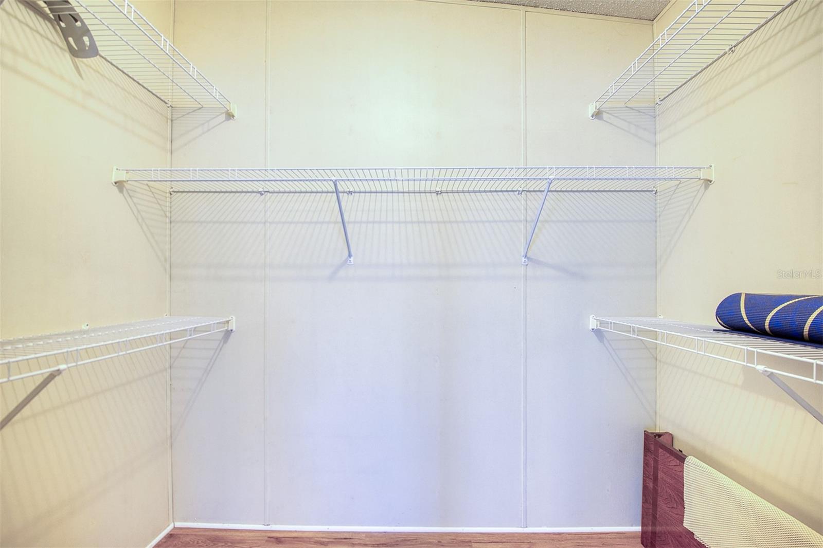 Image 22 of 49 For 72 Pelican Drive E