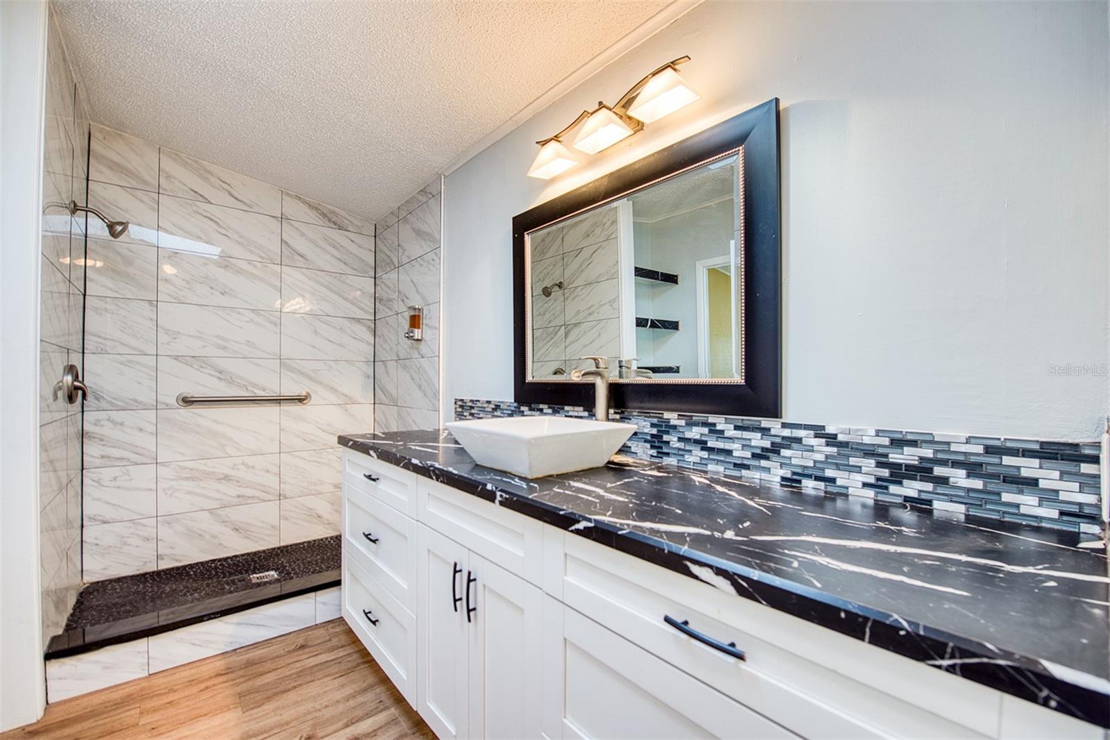 Image 24 of 49 For 72 Pelican Drive E