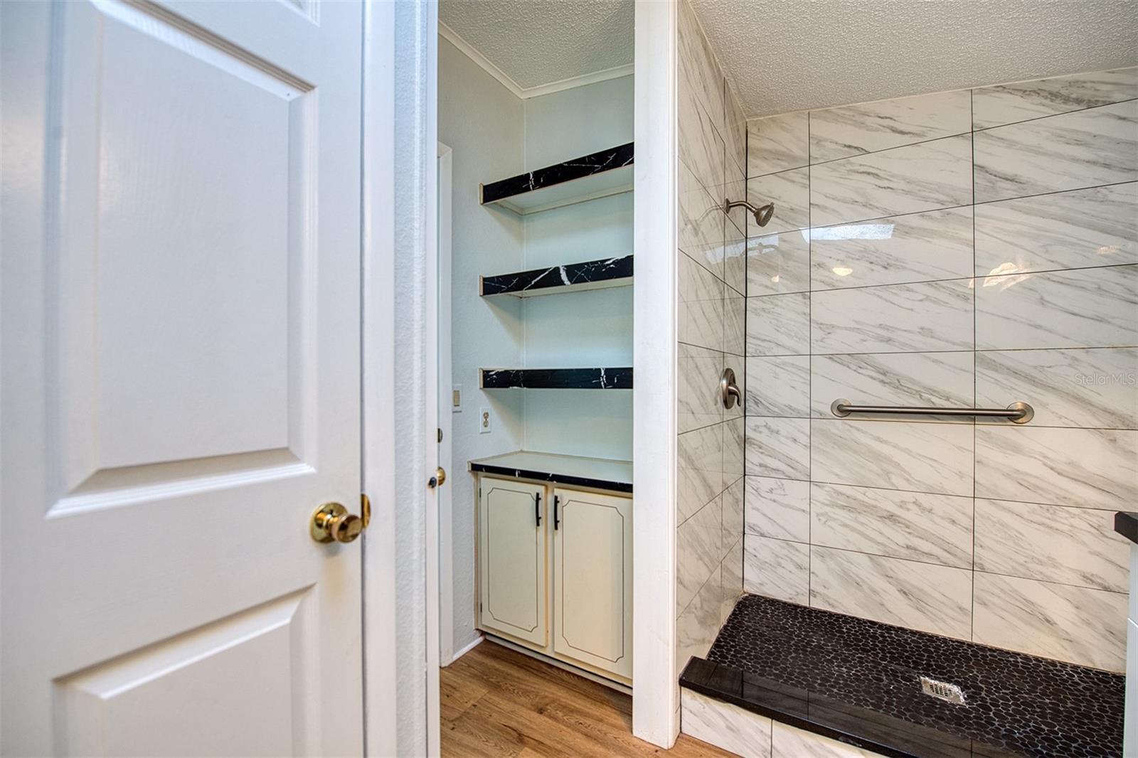 Image 25 of 49 For 72 Pelican Drive E