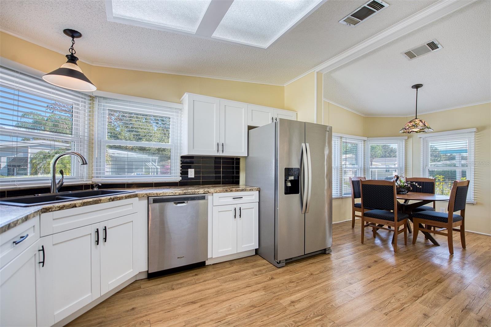 Image 3 of 49 For 72 Pelican Drive E