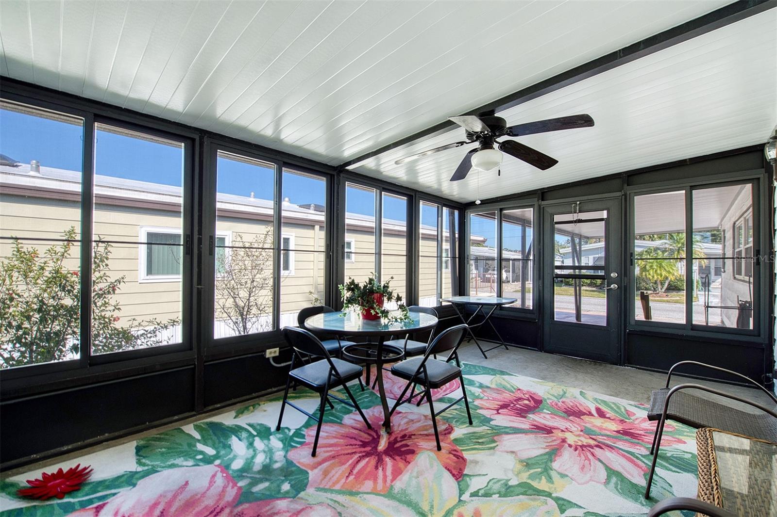 Image 32 of 49 For 72 Pelican Drive E