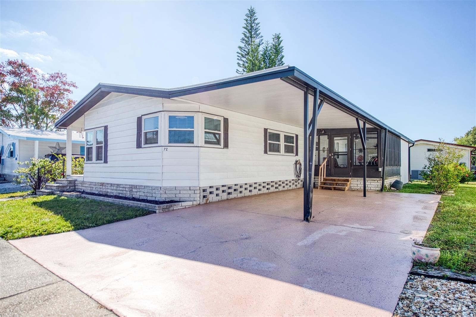 Image 34 of 49 For 72 Pelican Drive E