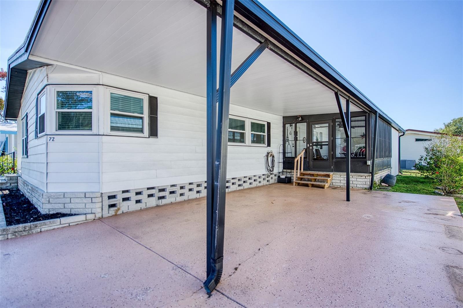 Image 35 of 49 For 72 Pelican Drive E