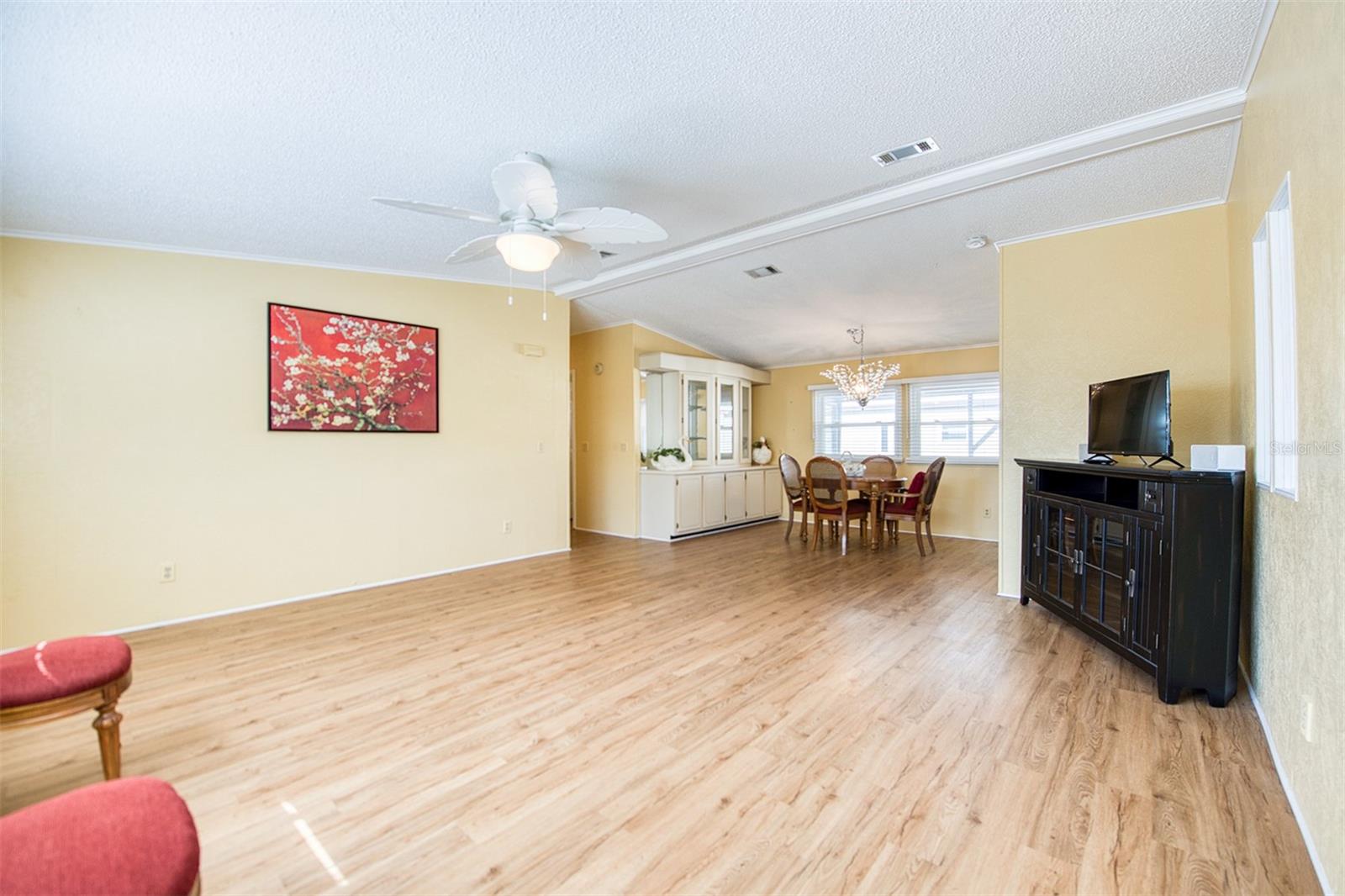 Image 4 of 49 For 72 Pelican Drive E