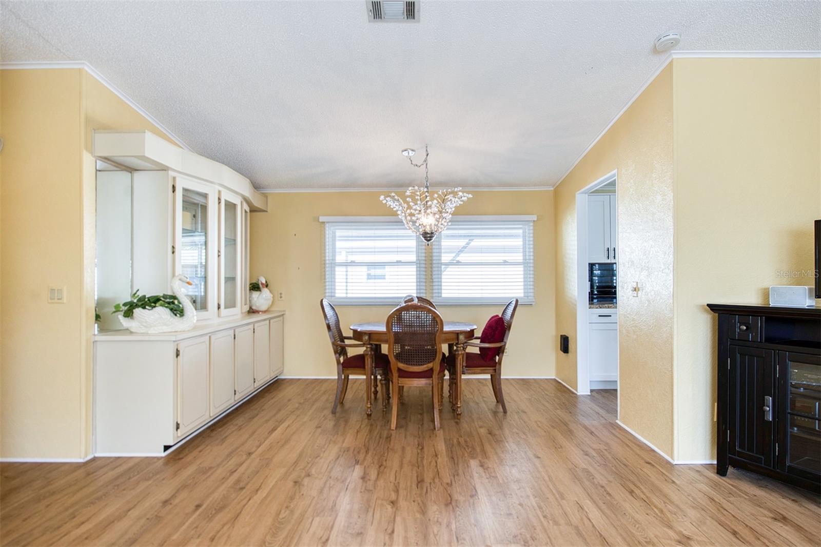 Image 6 of 49 For 72 Pelican Drive E