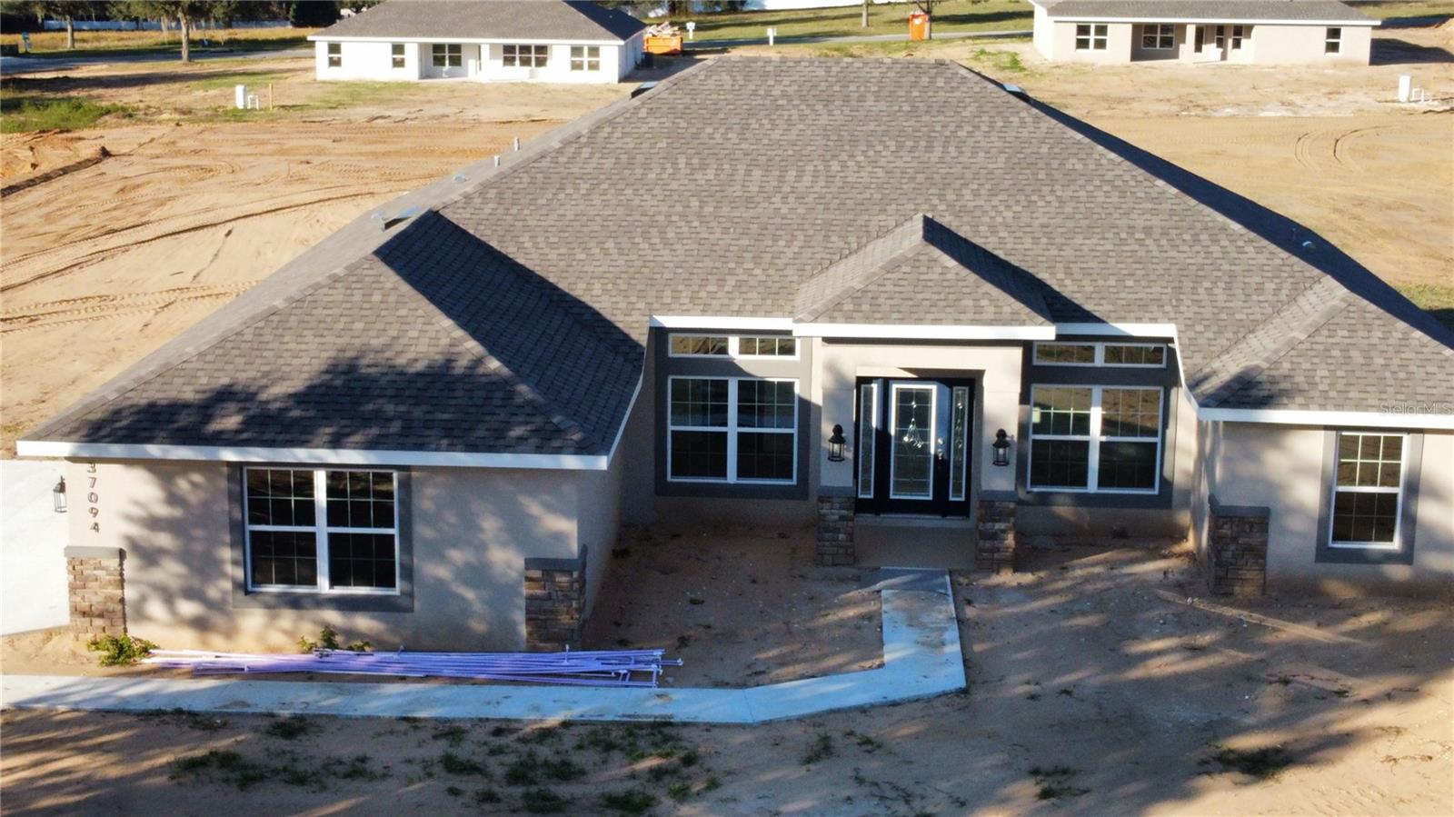 Listing photo id 3 for 37094 Hidden View Circle