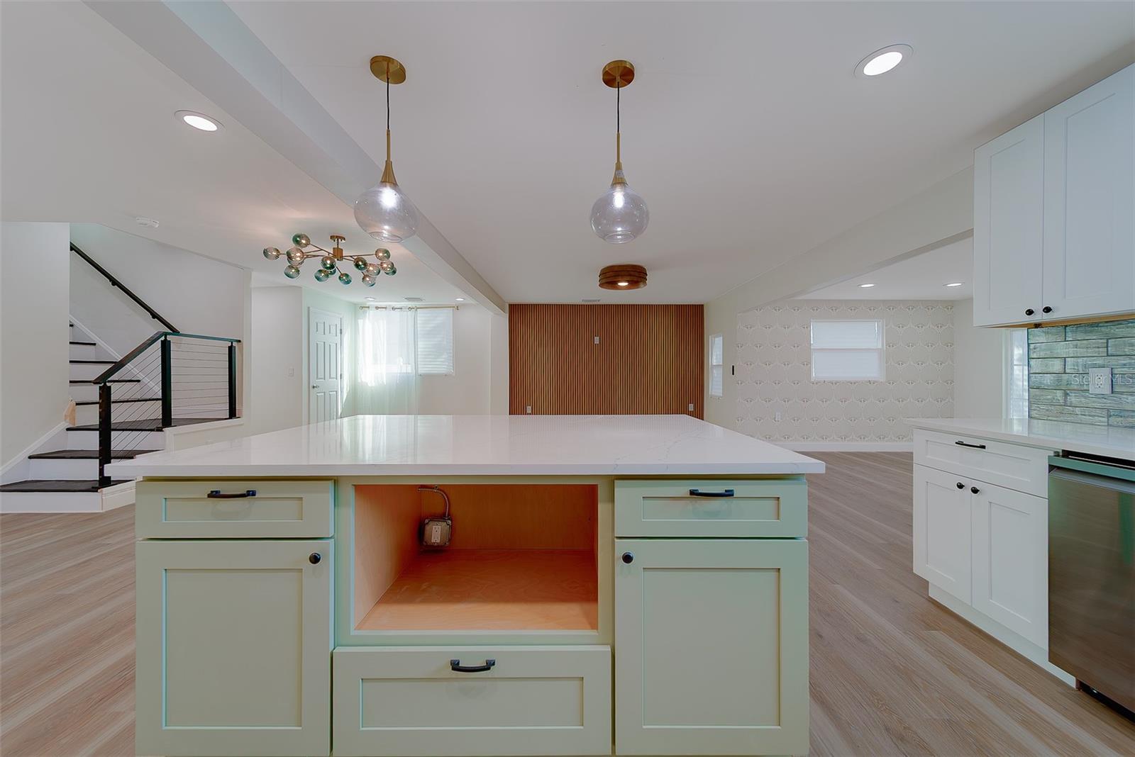 Image 13 of 86 For 1829 27th Avenue N